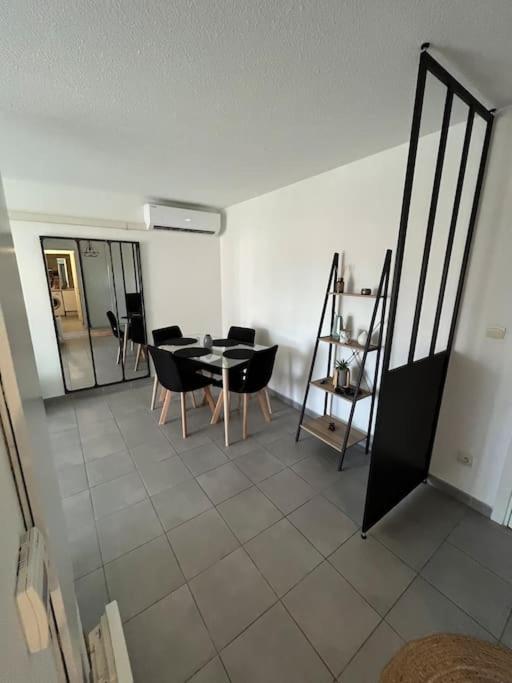 Joli Appt 45 M2 Avec Terrasse Apartment Lunel  Luaran gambar